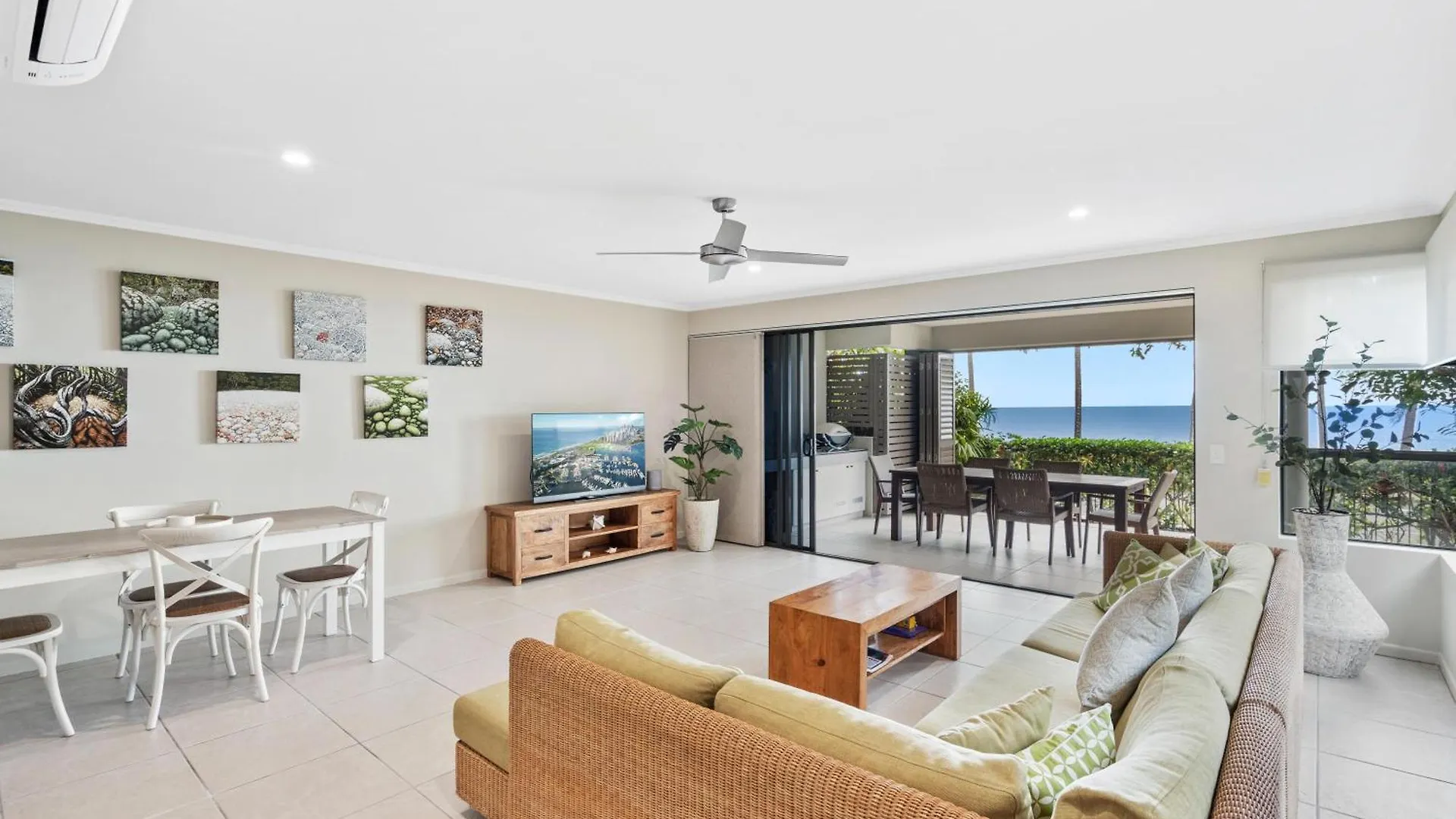 **** Aparthotel Sea Point On Trinity Beach Australia